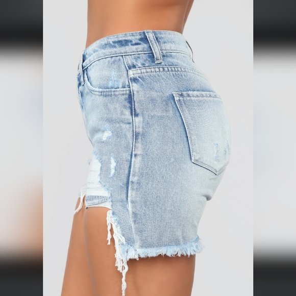 NWT!! FASHION NOVA SHORTS !! - Picture 5 of 13